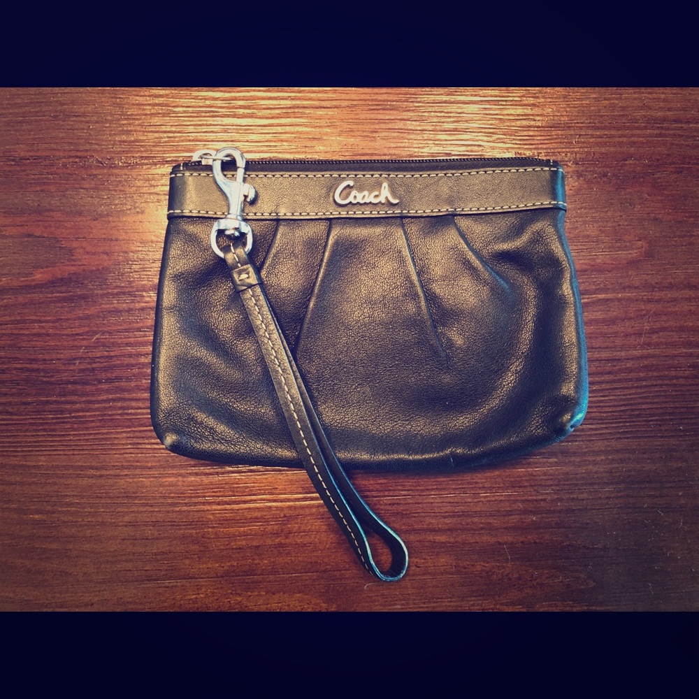 Coach wristlet wallet